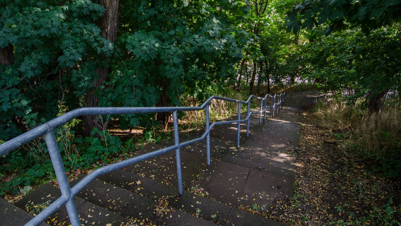 A photo of the top of the stairs in Toronto’s Hillcrest Park