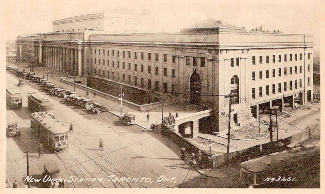 An image of a postcard from 1927 showing Union Station in Toronto, Ontario